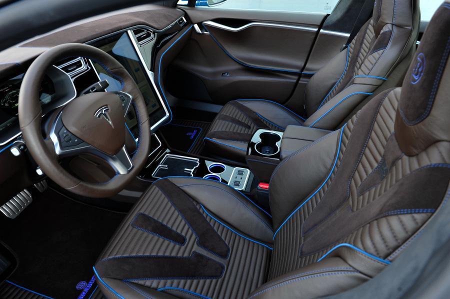  Tesla Model S by Brabus 2015 года  (фото 10 из 11)